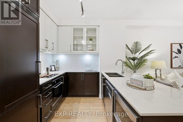 Kitchen - 213 - 21 Clairtrell Road, Toronto, ON M2N5J7 Photo 3