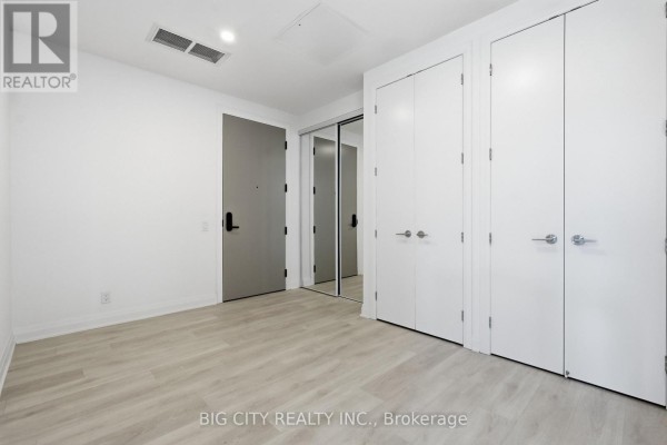 Living room - 213 - 25 Frederick Todd Way, Toronto, ON M4G0C9 Photo 2