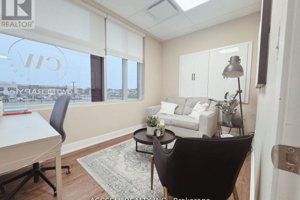 213 - 3485 Rebecca Street, Oakville, ON L6L6X9 Photo 4