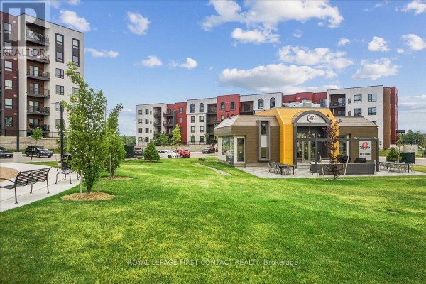 213 - 4 Spice Way, Barrie, ON, photo 2