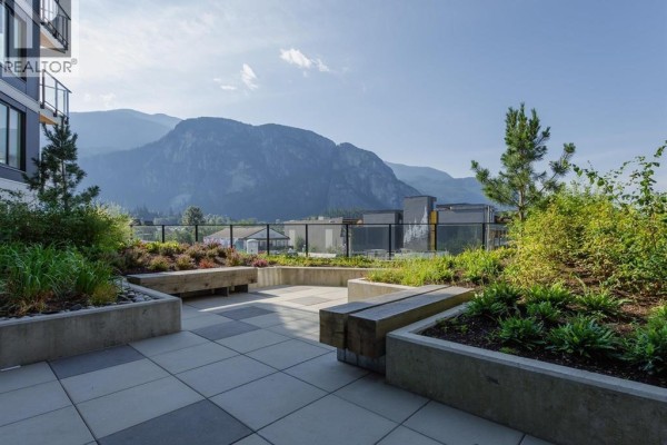 213 1365 Pemberton Avenue, Squamish, BC V8B1B7 Photo 3