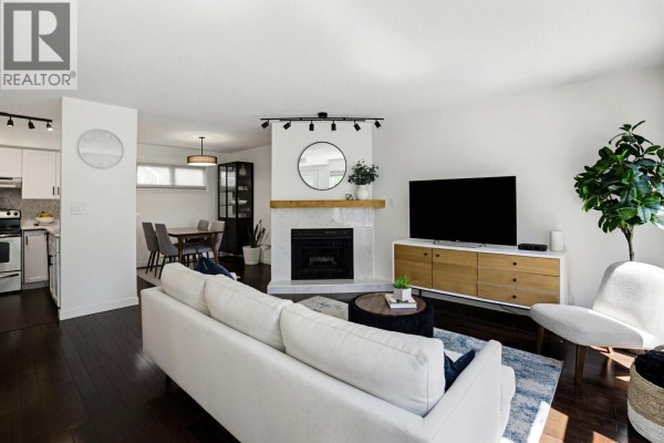 213 3787 Pender Street, Burnaby, BC V5C2L2 Photo 4