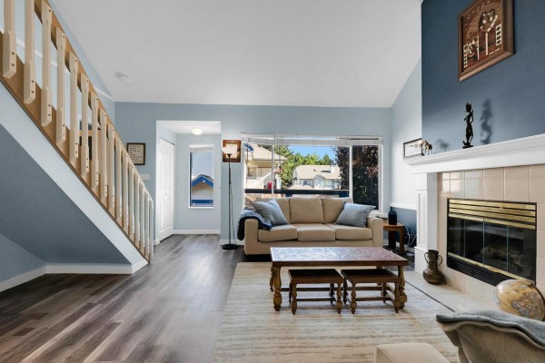 213 7837 120a St Street, Surrey, BC V3W0W9 Photo 2