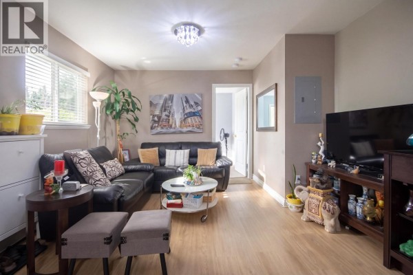 213 Bernatchey Street, Coquitlam, BC V3K4C2 Photo 4