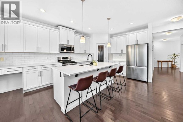 2pc Bathroom - 213 Heritage Boulevard, Cochrane, AB T4C0S6 Photo 4