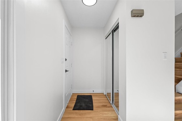 4pc Bathroom - 213 Kinver Avenue, Winnipeg, MB R2R1G9 Photo 5
