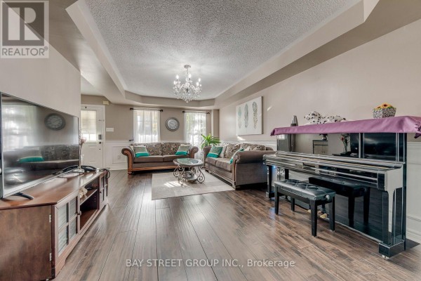 Family room - 213 Littlewood Drive, Oakville, ON L6H6T8 Photo 5