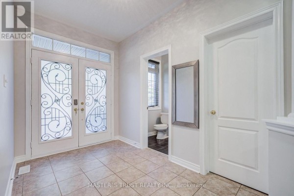 213 River Ridge Boulevard, Aurora, ON, photo 3