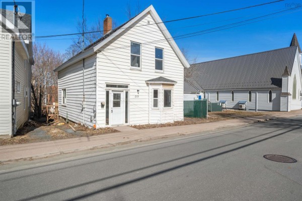 Living room - 213 Temperance Street, New Glasgow, NS B2W0G9 Photo 3