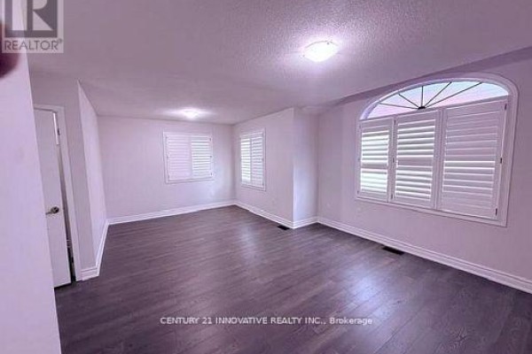 Primary Bedroom - 2130 Taggart Court, Innisfil, ON L9S0C4 Photo 4
