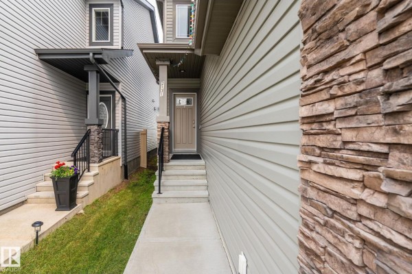 2131 51 Sw Sw, Edmonton, AB T6T1M1 Photo 5