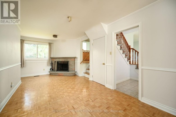 Living room - 2132 Hixon Street, Oakville, ON L6L1T4 Photo 5