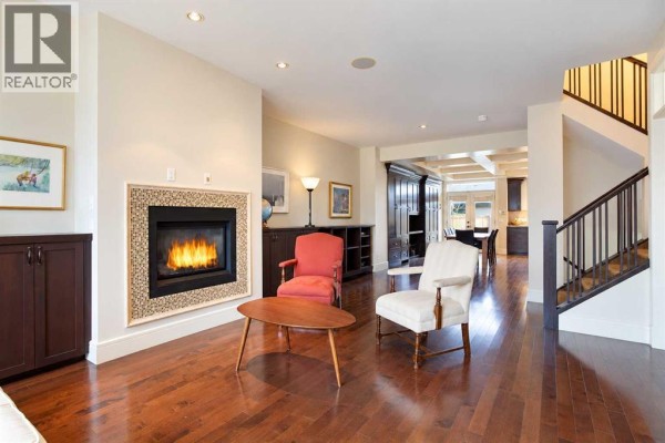 Living room - 2134 3 Avenue Nw, Calgary, AB T2N0K4 Photo 4