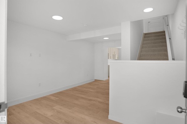 Kitchen - 2135 210 St Nw, Edmonton, AB T5S0T1 Photo 3