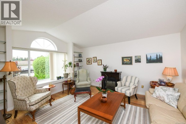 Laundry room - 2136 Bolt Ave, Comox, BC V9M3L6 Photo 3