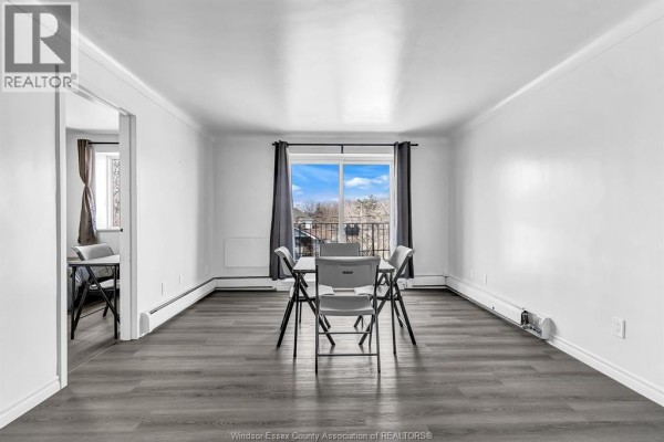 Living room - 2136 Wyandotte Street West Unit# 32, Windsor, ON N9B1J9 Photo 4