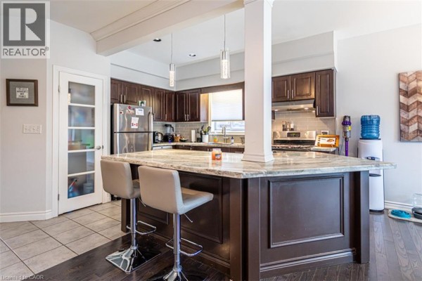 3pc Ensuite bath - 2138 Crosswinds Court, Burlington, ON L7M4K9 Photo 5