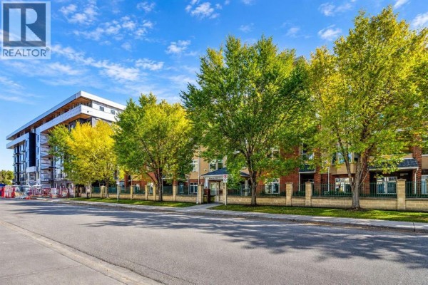 Bedroom - 214, 5720 2 Street Sw, Calgary, AB T2H3B3 Photo 2