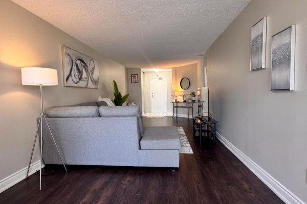 Dining room - 214 - 1 Rowntree Road, Toronto, ON M9V5G7 Photo 4