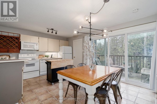 Bedroom 3 - 214 - 214 Escarpment Crescent, Collingwood, ON L9Y5B4 Photo 3