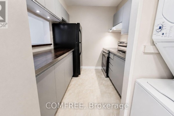 214 - 270 Brittany Drive, Ottawa, ON K1K4M3 Photo 4