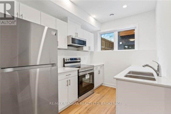 214 - 781 Clare Avenue, Welland, ON L3C0K1 Photo 4