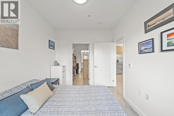 214 1621 Hamilton Avenue, North Vancouver, BC V7P0B6 Photo 3