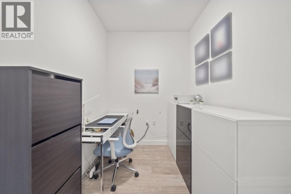 214 1621 Hamilton Avenue, North Vancouver, BC V7P0B6 Photo 4