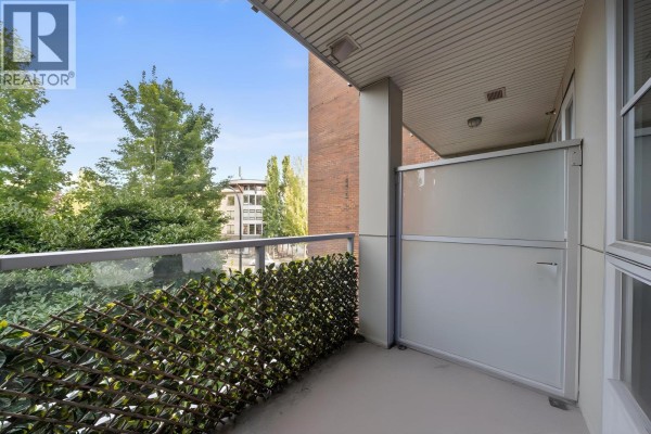 214 1621 Hamilton Avenue, North Vancouver, BC V7P0B6 Photo 5