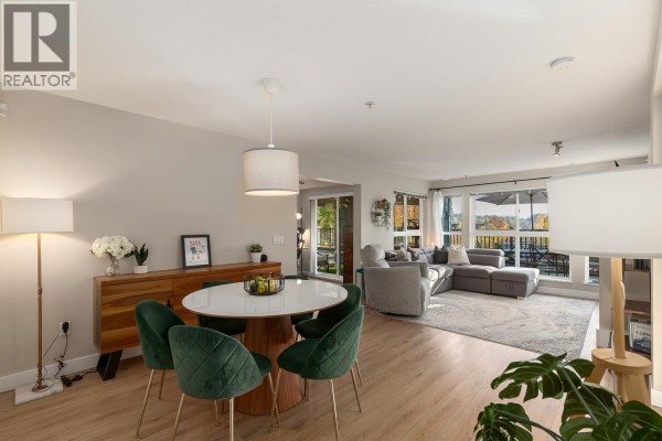 214 3082 Dayanee Springs Boulevard, Coquitlam, BC V3E0A3 Photo 2