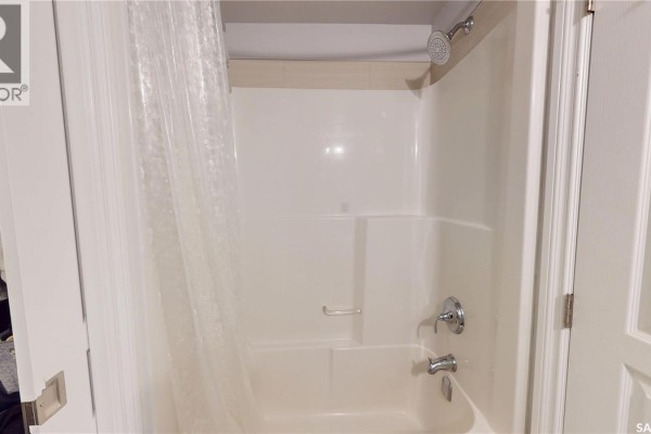 4pc Ensuite bath - 214 412 Willowgrove Square, Saskatoon, SK S7W0T2 Photo 5