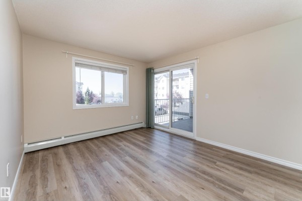 Primary Bedroom - #214 4309 33 St, Stony Plain, AB T7Z0C4 Photo 4