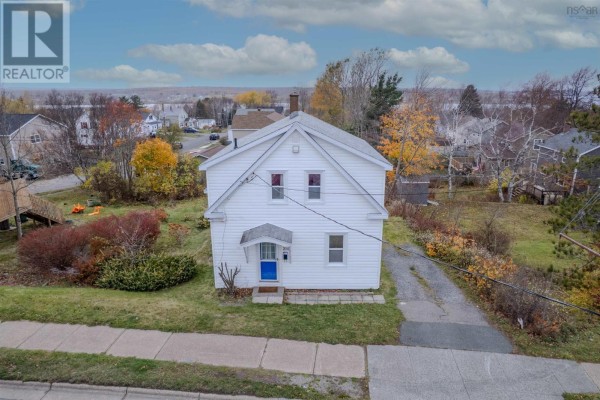 214 Alexandra Street, Sydney, NS, photo 2