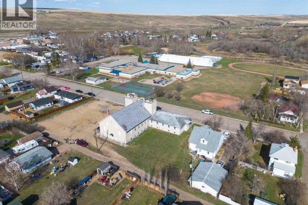214 Bruce Avenue, Carbon, AB T0M0L0 Photo 5