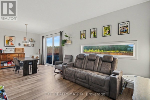 Primary Bedroom - 214 Cypress Street, The Nation, ON K0A2M0 Photo 3