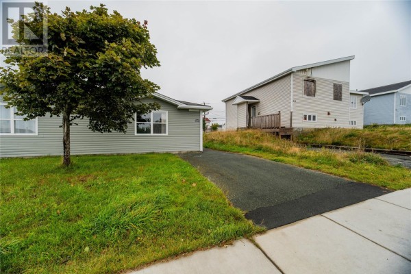 214 Farrell Drive, Mount Pearl, NL, photo 2