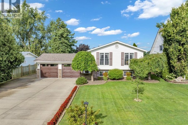 214 Prince Albert Street North, Kingsville
