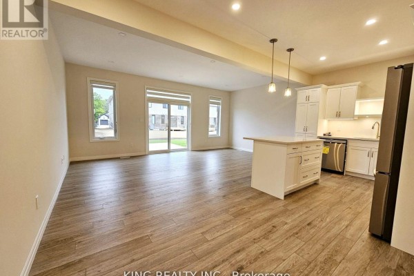214 Renaissance Drive, St  Thomas, ON, photo 3