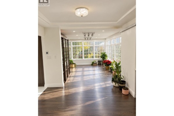 2140 W 32nd Avenue, Vancouver, BC V6L2A9 Photo 2