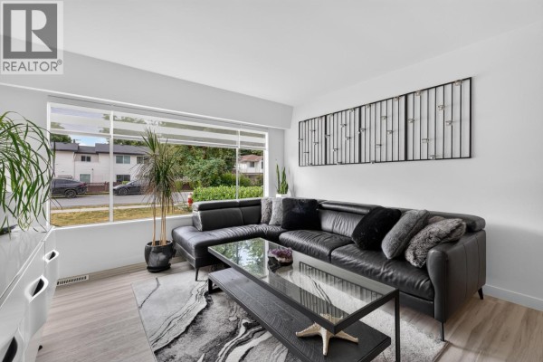 2141 Fraser Avenue, Port Coquitlam, BC V3B1N7 Photo 4