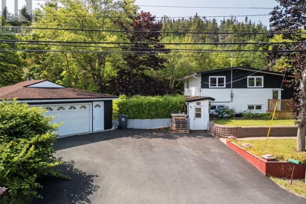 Porch - 2141 Topsail Road, Conception Bay South, NL A1W5R5 Photo 5