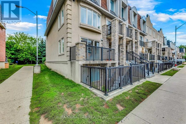 Primary Bedroom - 2142 - 105 George Appleton Way, Toronto, ON M3M0A2 Photo 4