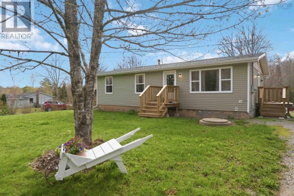 Living room - 2142 Bishopville Road, Bishopville, NS B0P1P0 Photo 2