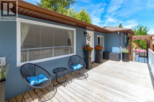 Bedroom - 2142 Lannon Way, Sidney, BC V8L4K2 Photo 4
