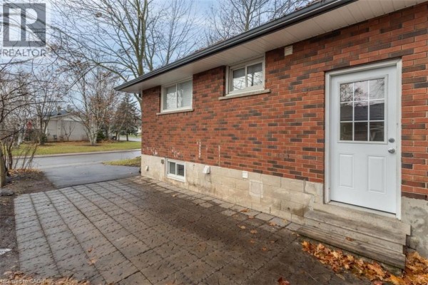 Dining room - 2142 Parkway Drive Unit# Lower, Burlington, ON L7P1S6 Photo 4