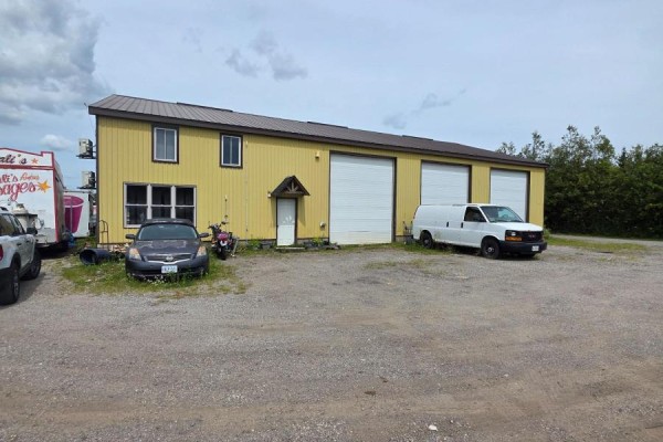 2144 Hamilton Road, London South, ON, photo 2
