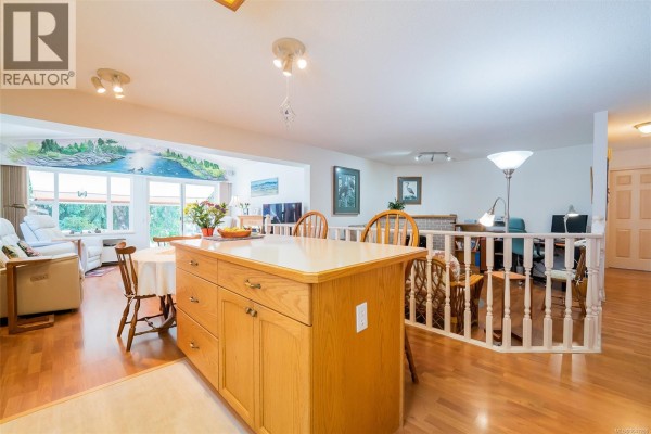 Primary Bedroom - 2145 Michigan Way, Nanaimo, BC V9R5K3 Photo 5