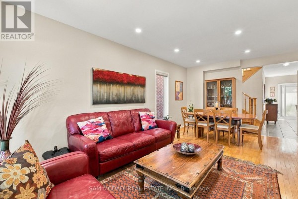 Living room - 2148 Nightstar Drive, Oakville, ON L6M3R1 Photo 4