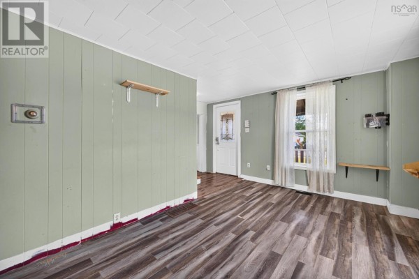 Mud room - 2149 Cowan Street, Westville, NS B0K2A0 Photo 5