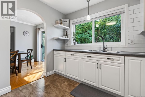 Bathroom - 2149 Murrelet Dr, Comox, BC V9M3P5 Photo 5